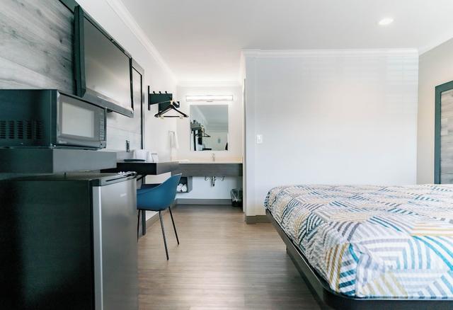 موتل 6 بيكو ريفيرا، كاليفورنيا - لوس أنجلوس