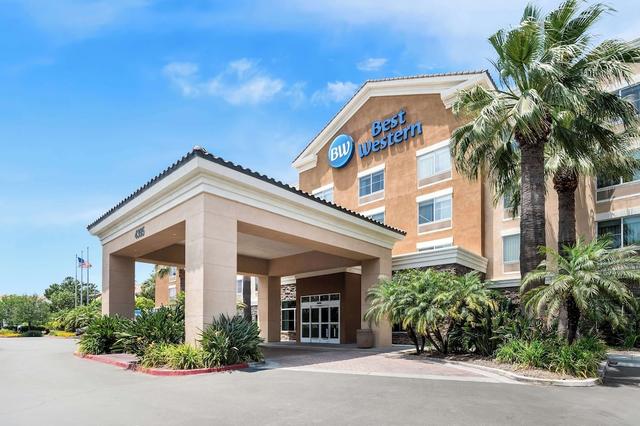 بست ويسترن أونتاريو ميلز مول