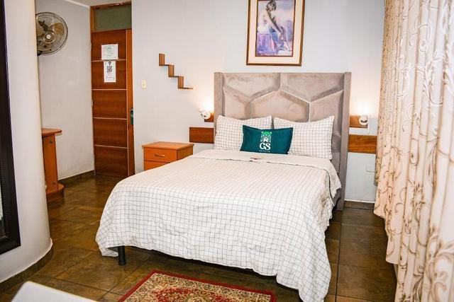 اي سٕ ي هوتليس