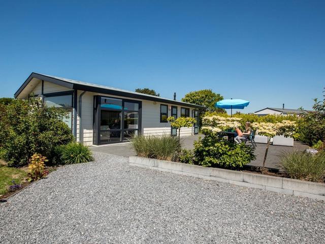 كوزي تشاليت ويذ ديشواشر إن نووردويك، نير ذا سي