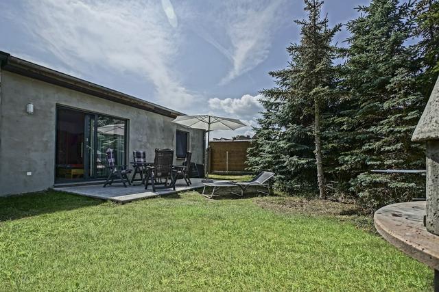 جراوند فلور أبارتمنت ويذ تيريس آند لارج جاردن ويذ لاونج أريا آند جريل