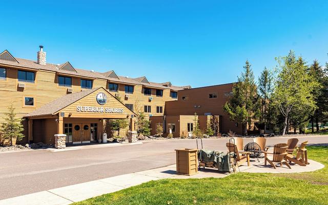 سوبيريور شورز