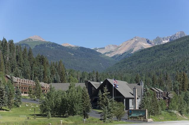 Cascade Village Three Bedroom Cascade Condo 3 Condo by Redawning