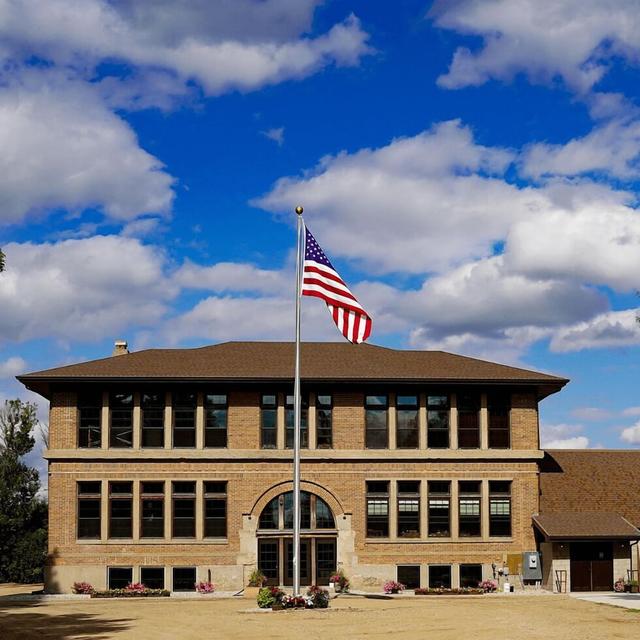 نوم سشول هاوس إن آند إيفنت سنتر