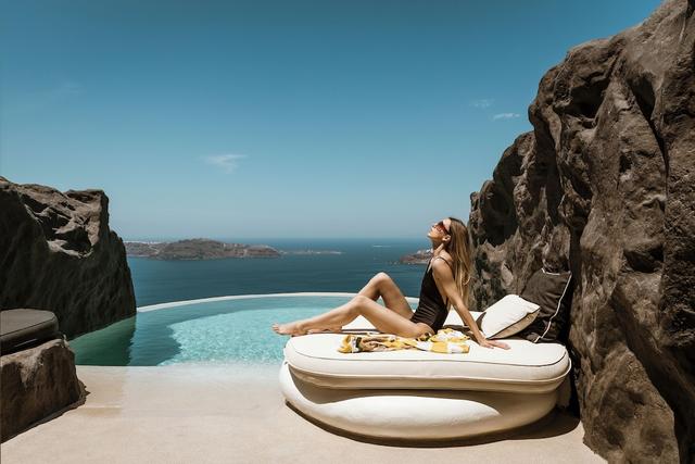 وان أوف وان هوتل