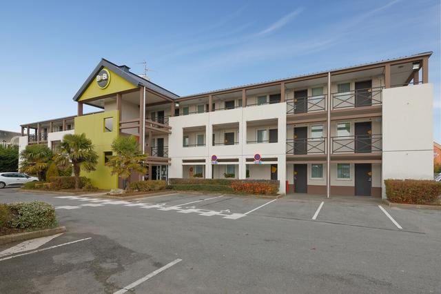 فندق بي آند بي - لنس، نويليس-جوداولت