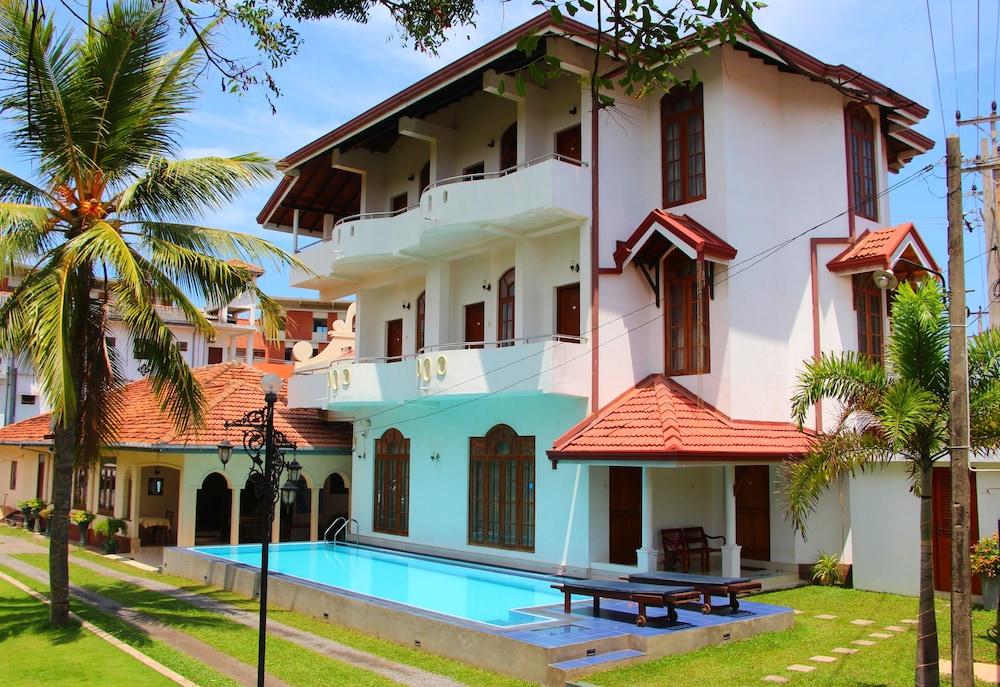 هوليداي فاشن إن