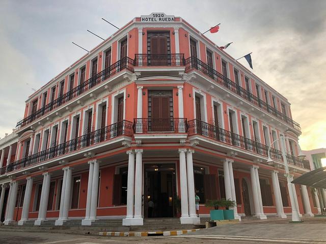 فندق إي رويدا