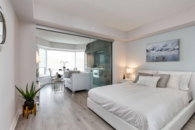 كويك ستاي - كلاس إن يوركفيل (يونج آند بلور)