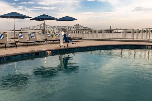 هيلتون باتون روج كابيتول سنتر