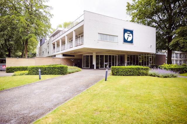 فليتشر هوتل - ريستورانت آمرسفورت