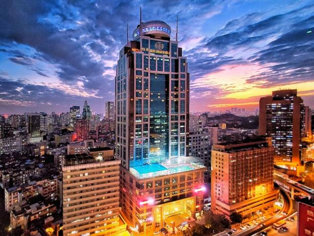 Asia International Hotel Guangzhou - Overseas Buyer Registration Services in Hotel & Free Shuttle between Hotel and Exhibition Center during Canton Fair
