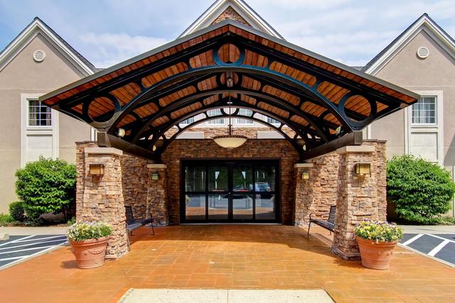 هوم وود سويتس باي هيلتون ستراتفورد