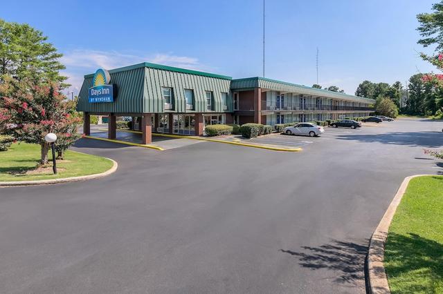 دايز إن باي ويندام سينيكا / كليمسون أريا