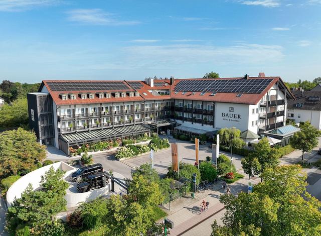 Bauer Hotel & Restaurant