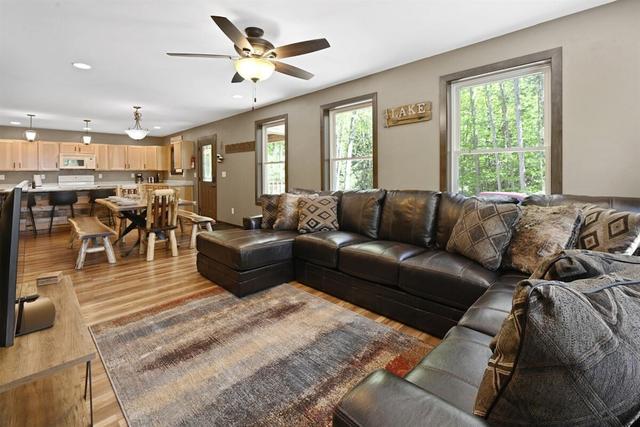 ترانكويل ليك فرونت أواسيز - فاير بيت فيشندنج بي بيكي