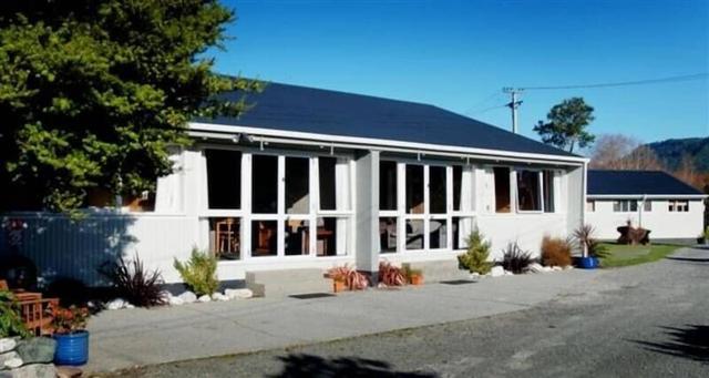 أبوستليس فيو موتل