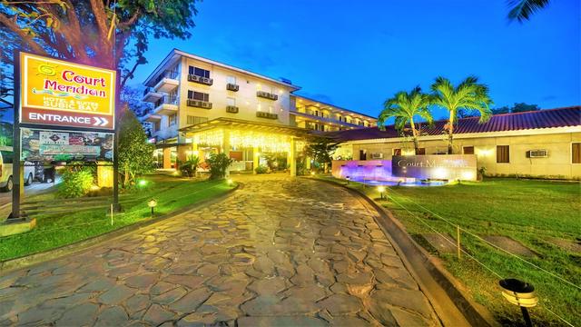 كورت ميريديان هوتل آند سويتس