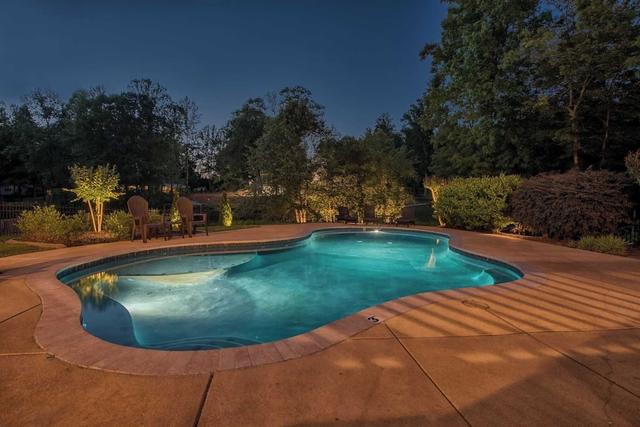 ليك إسكايب باي أفانتستاي ليك فرونت، برايفيت دوك