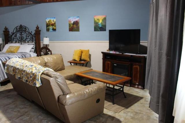 لايف أو بي آند بي