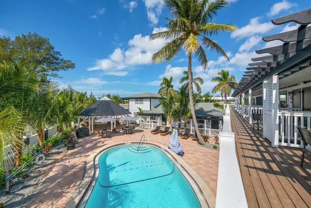 تروبيك آيل آت آنا ماريا آيلاند إن