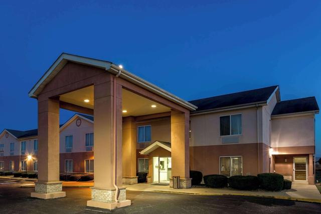 سوبر 8 باي ويندام فرانكفورت إن