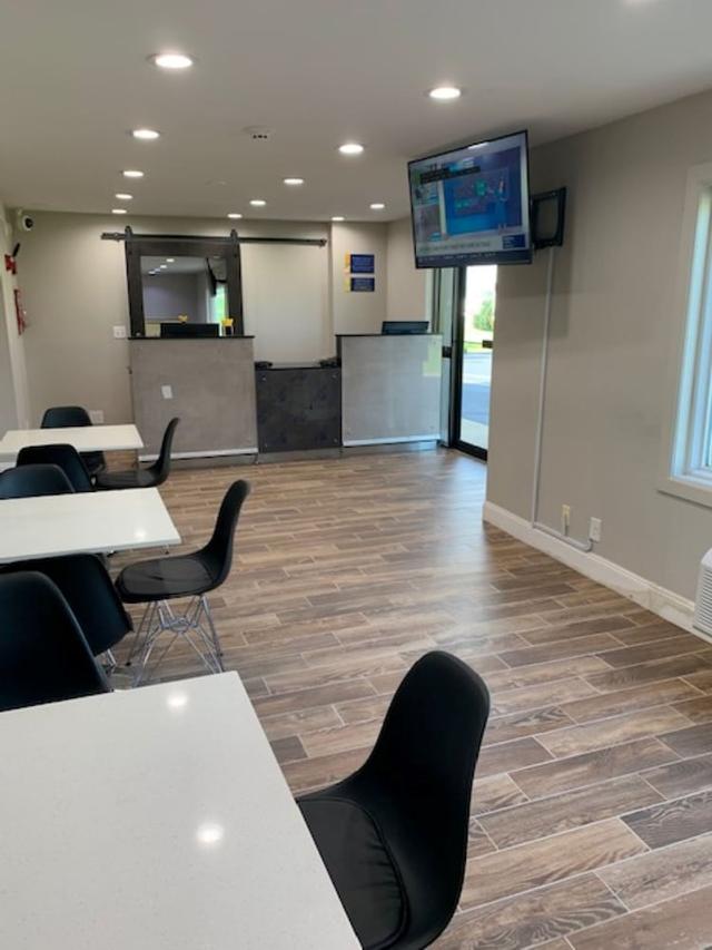 دايز إن باي ويندام بيلفيل مانسفيلد