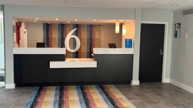 ستوديو 6 سويتس نوركروس، جورجيا