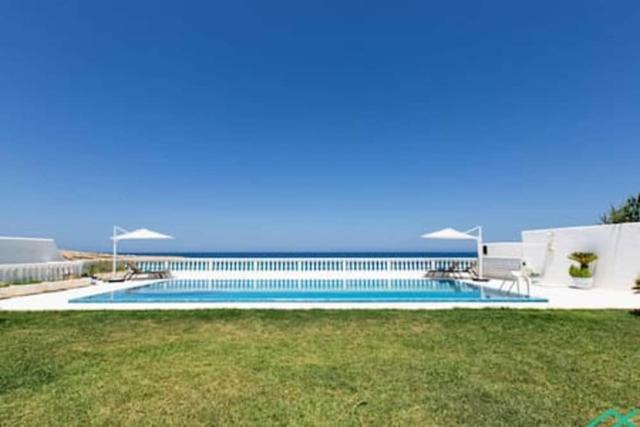 دار البرشاء - استمتع بشاطئ البحر والرمال البيضاء وسعادة لا تُوصف