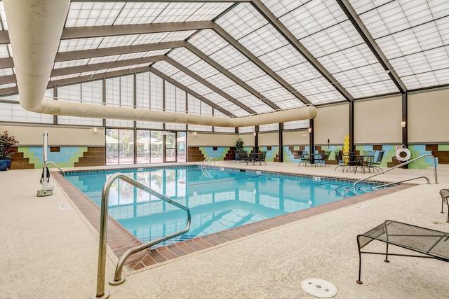 هوليداي إن سانت لويس أربت ويست إيرث سيتي باي آيتش جي