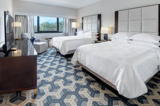 شيراتون إيتونتاون هوتل