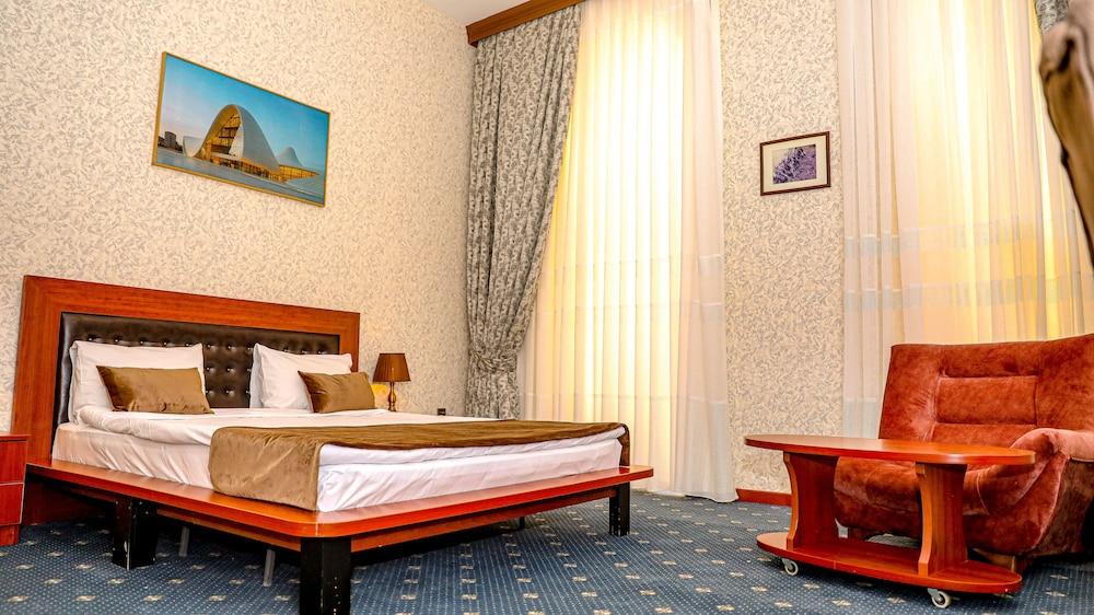 Du Port Hotel