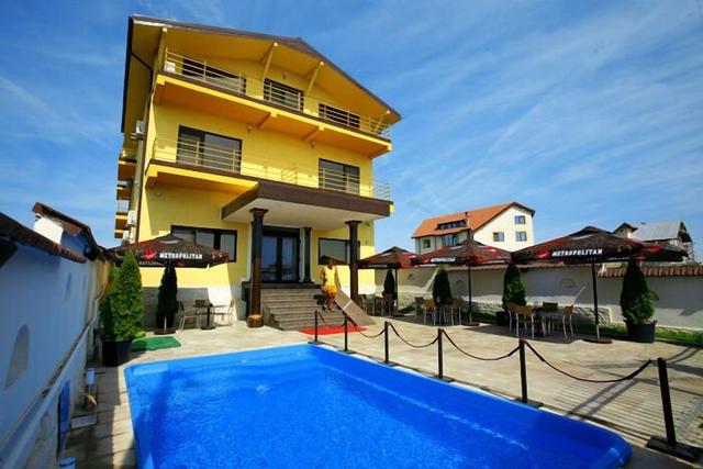 بينسيونا سيرا