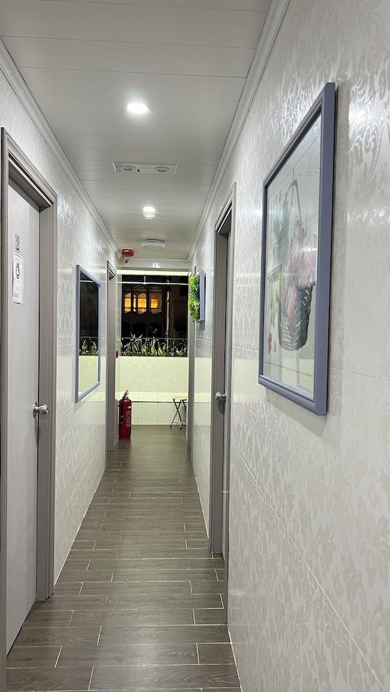 مينج شينج جيست هاوس