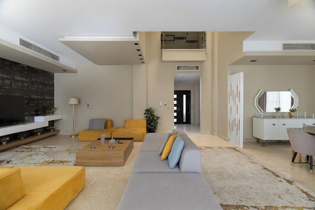 فيلا بحمام سباحة خاص في بيفرلي هيلز