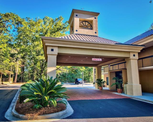 كلاريون إن آند سويتس أيكين ساوث