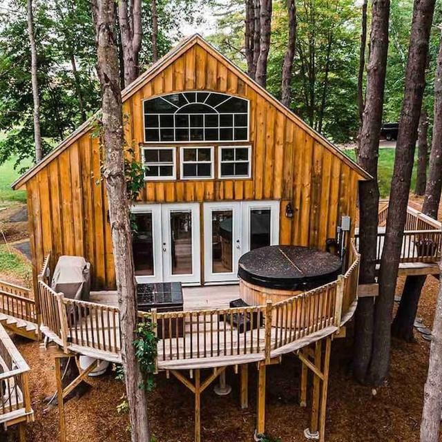 سكاي فيو تري هاوس أمايزينج فيوز أوف بيلجراد ستريم