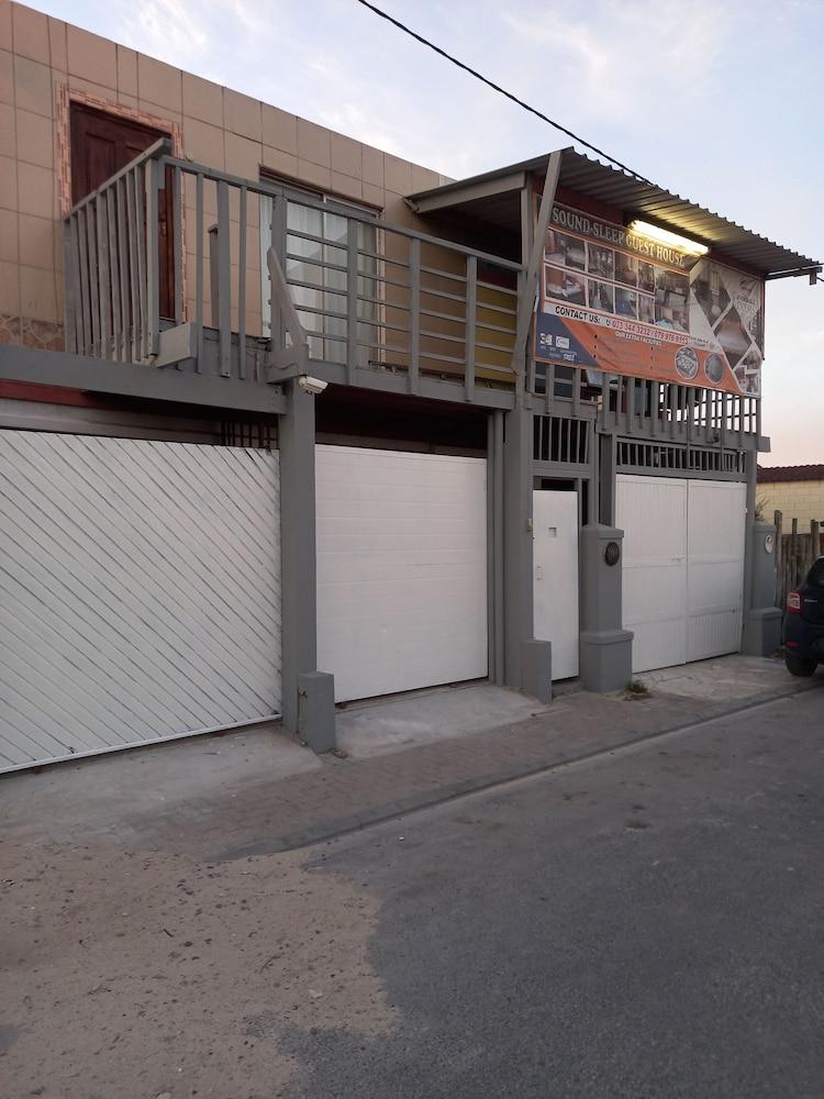 ساندزلي بي آند بي