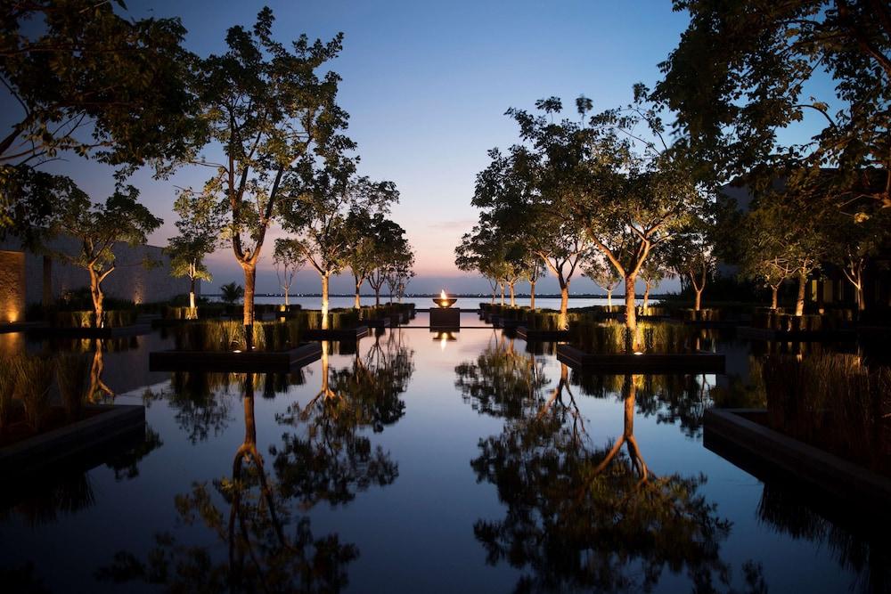 نيزوك ريزورت آند سبا