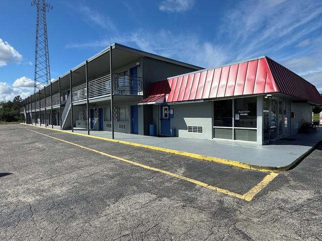 نايت إن باي هوتل أو سيلما ٓي 95