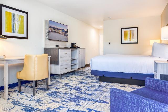 كريكسايد إن