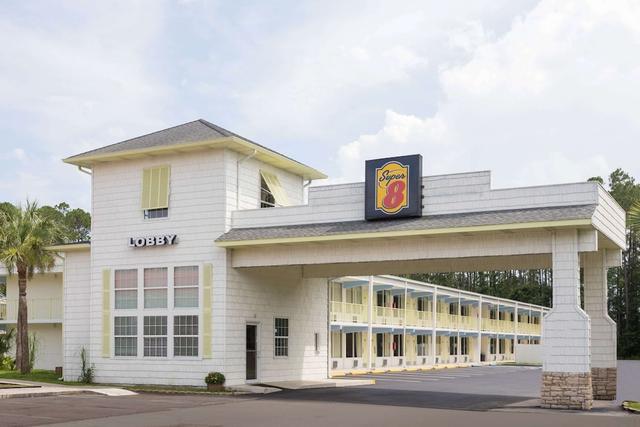 سوبر 8 من ويندام كنجزلاند I-95/منطقة القاعدة البحرية