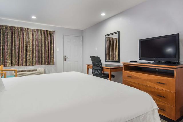 نايتس إن نورث ريتشلاند هيلز