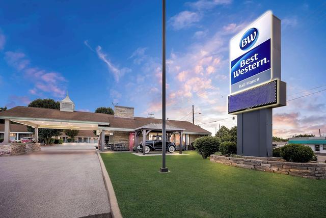 بست ويسترن روت 66 ريال هافن