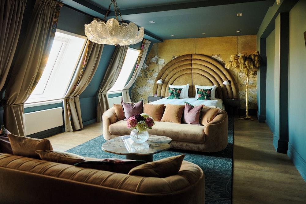 هوتل كريستيانا تياتر