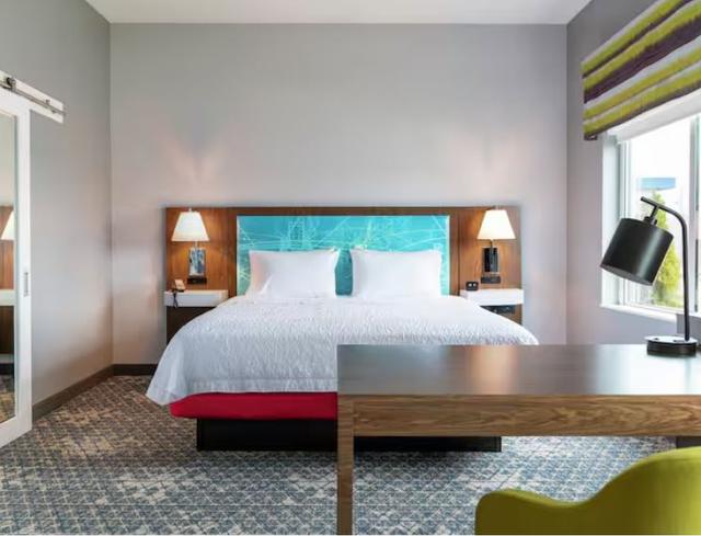 هامبتون إن آند سويتس جامايكا أير ترين جيه إف كيه