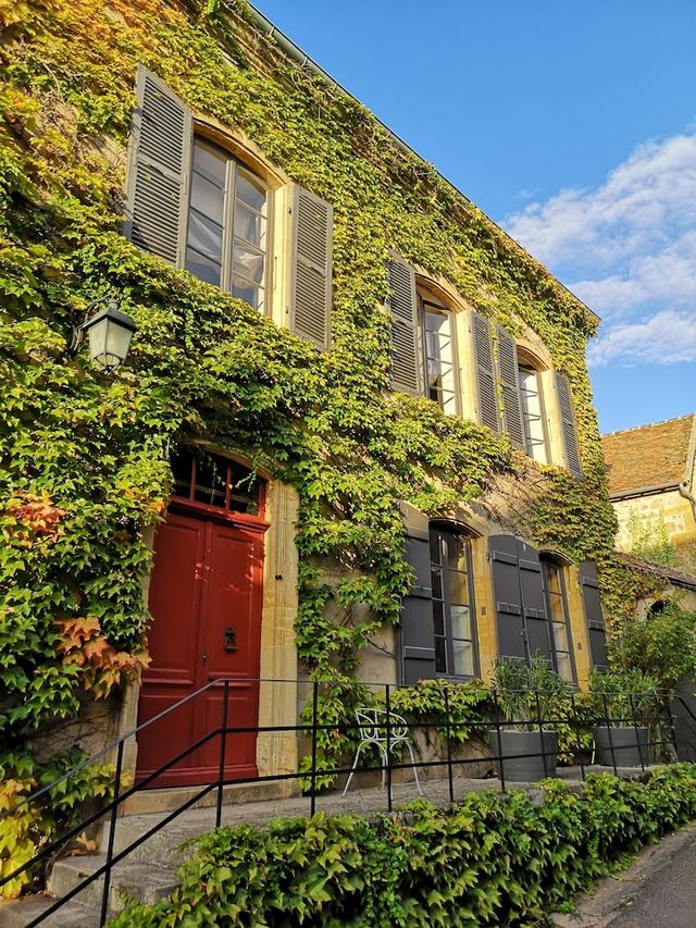 ميزون دوت ليس تيليتس