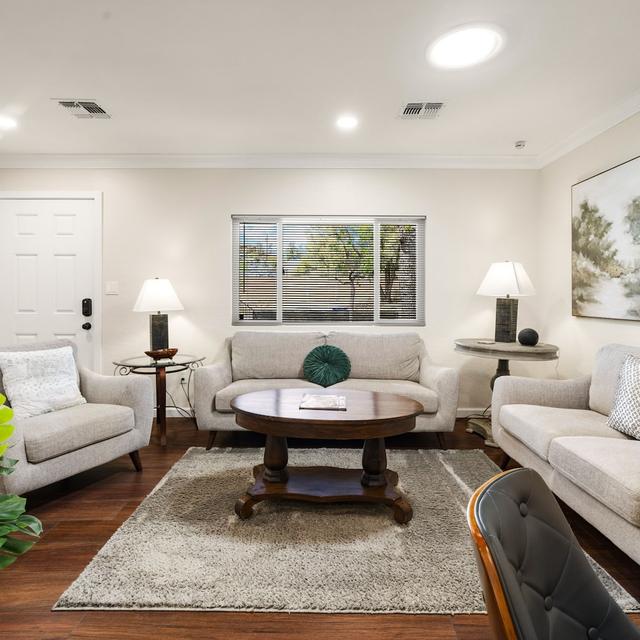 بريسكوت فاميلي فريندلي 3 بدرووم و لرج يارد