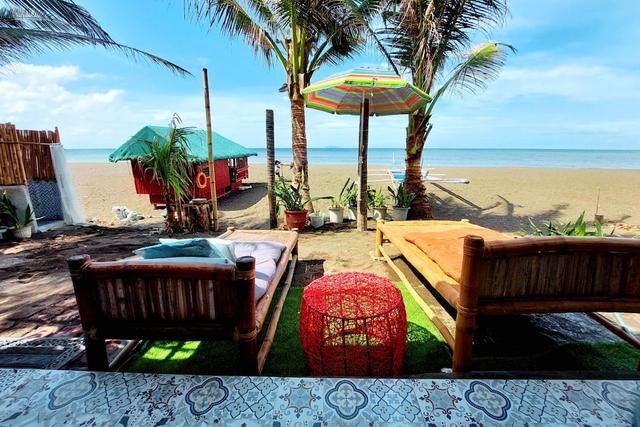 هالف مون فيليدج آند بيتش هاوس