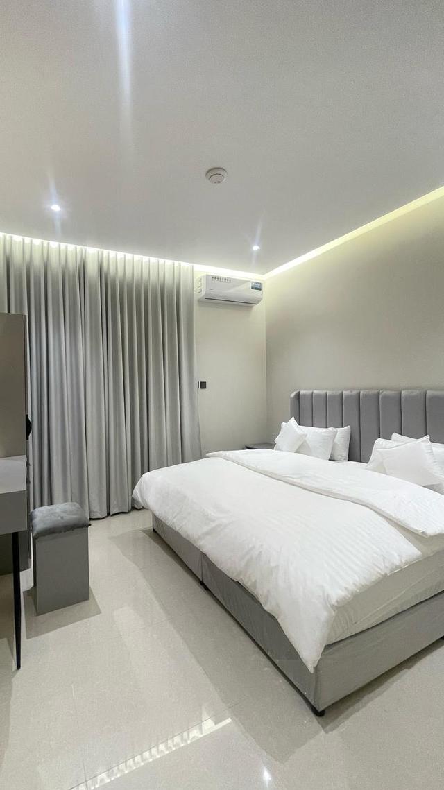 Elegant Apartment with Comfortable and Simple Furniture | 5580